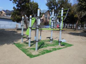 緑が丘公園の健康コンビネーション遊具の画像