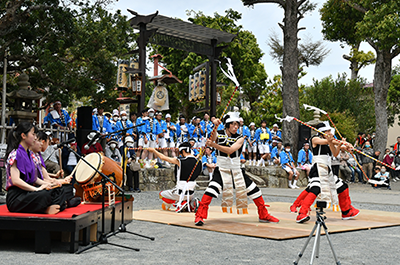 棒振り神事の様子