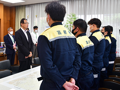 被災地へ派遣される職員の激励式の様子