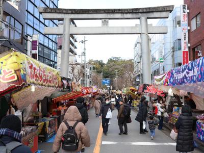 JR高槻駅から上宮天満宮に続く道路の様子