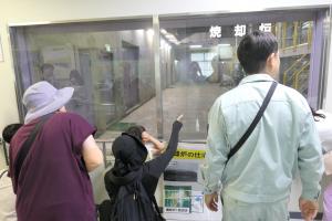 エネルギーセンター第二工場焼却炉見学風景