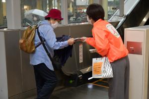 昨年の街頭啓発キャンペーンの様子