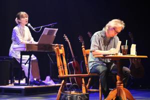 水曜の家族舞台風景2