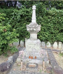 宝篋印塔（普門寺）の写真