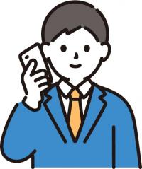 スマホを持つ男の子