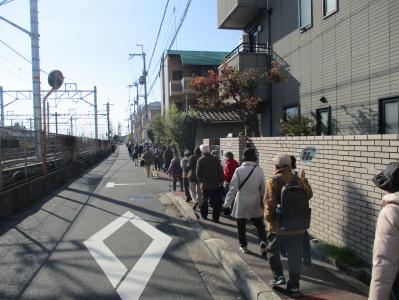 向日町駅を出発