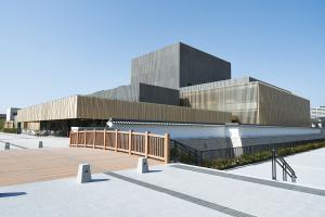 高槻城公園芸術文化劇場南館外観