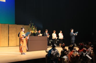 二十歳の代表による市民憲章の朗読