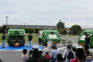 ごみ収集実演その１