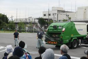 ごみ収集実演その２