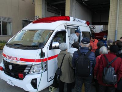 救急車見学の様子3