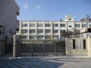 たかつき芥川認定こども園　園門