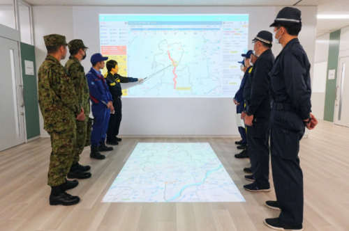 リエゾンルームでの打ち合わせの様子