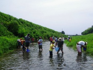 お父さんのための魚とり講座の様子