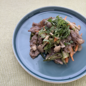牛肉と野菜の黒酢レンジ蒸し
