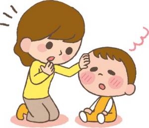 発熱した子どもと子どもの額に手を当てるお母さんのイラスト
