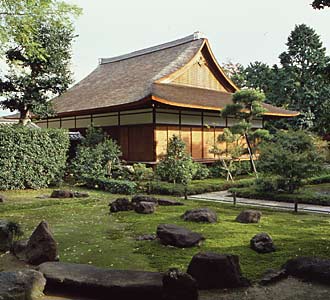 普門寺方丈と庭園の画像