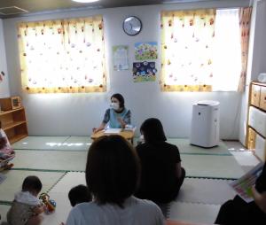 話している様子