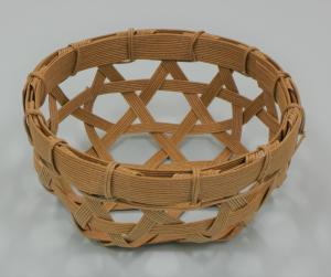 六つ目編みのカゴ(作品イメージ)