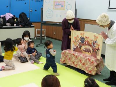 おはなし会の様子の写真
