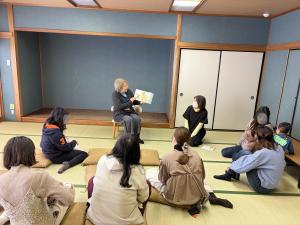 読み語りボランティア如是ニョキニョキおはなし会