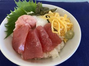 まぐろ丼の画像