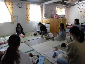 ベビーマッサージ