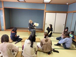 読み語りボランティア如是ニョキニョキおはなし会