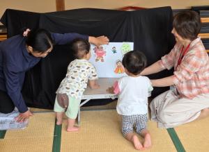 南大冠公民館　おはなし会の様子